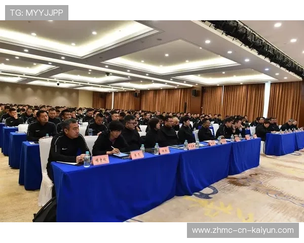 足球裁判在基层推广中设立评优激励、轮训与导师带教并重机制，足球裁判员规则
